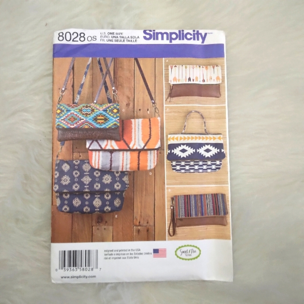 SIMPLICITY 8028 Clutch, Wristlet, And Purse In Two Sizes By Sweet Pea Totes